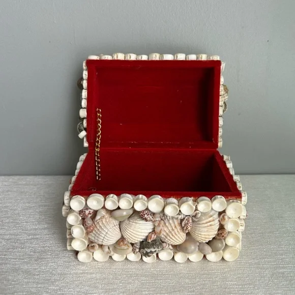 ANTIQUE seashell treasure chest souvenir box coastal beach 1950’s - Picture 6 of 8